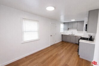 9132 Crenshaw Blvd in Inglewood, CA - Building Photo - Building Photo