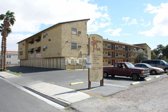 Sierra Park Apartments in Las Vegas, NV - Building Photo - Building Photo