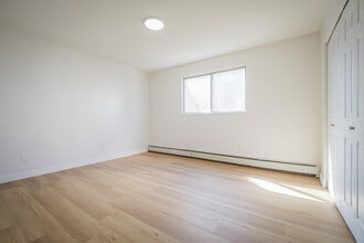 Sandhaven in Edmonton, AB - Building Photo - Building Photo