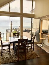555 Esplanade, Unit 517 in Redondo Beach, CA - Building Photo - Building Photo