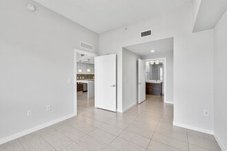 Brickell View Terrace in Miami, FL - Building Photo - Interior Photo