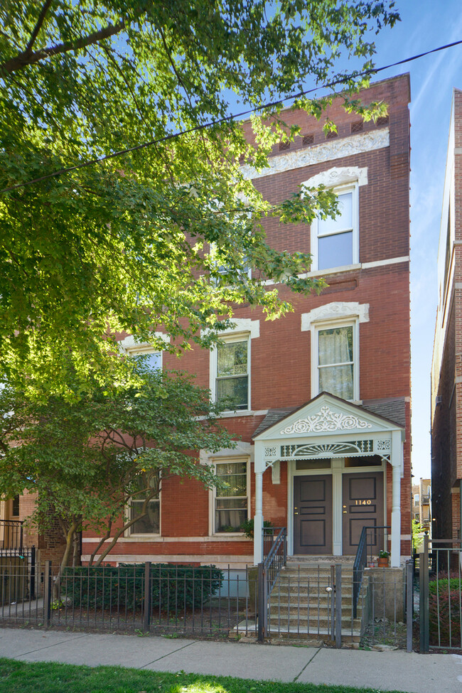 property at 1140 N Winchester Ave