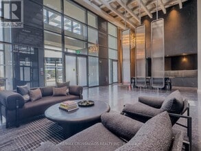 8 Interchange Wy in Vaughan, ON - Building Photo - Building Photo