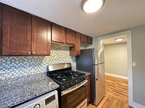 432 Elm Pl, Unit 211 in Highland Park, IL - Building Photo - Building Photo