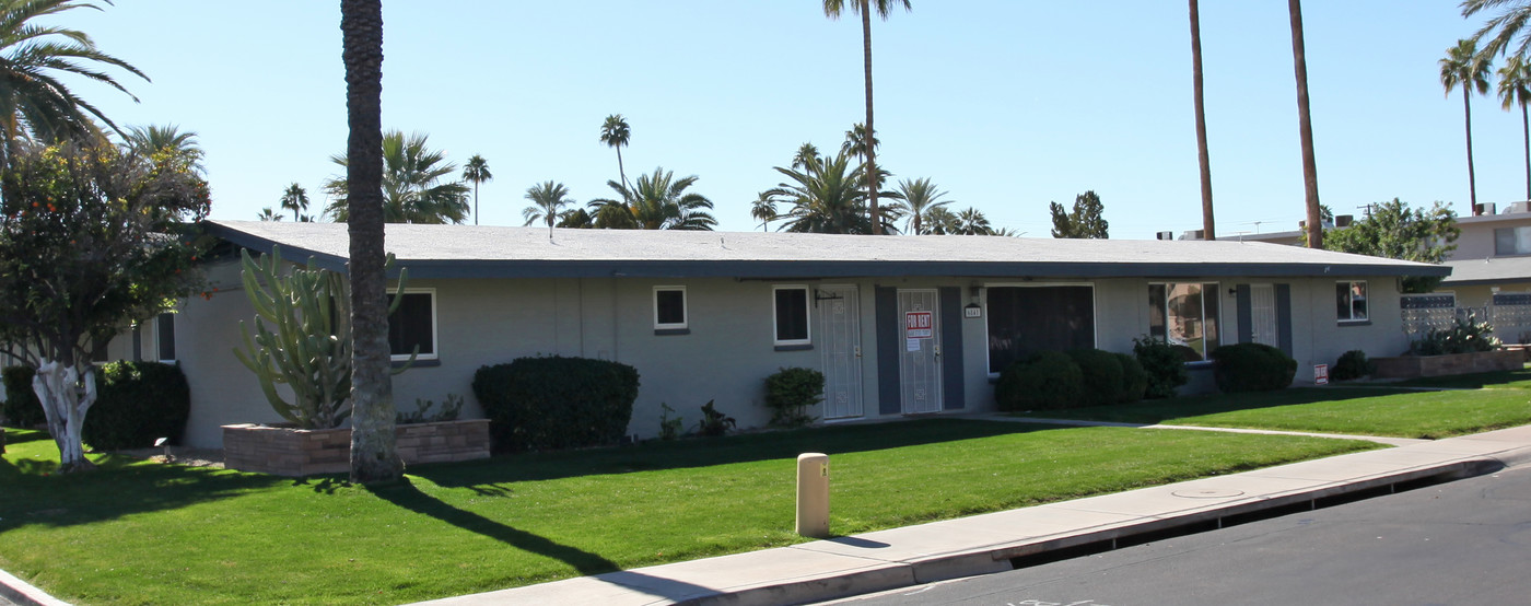 ( AMERICANA CONDOS ) in Scottsdale, AZ - Building Photo