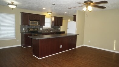 705 Fairview Ave in College Station, TX - Building Photo - Building Photo