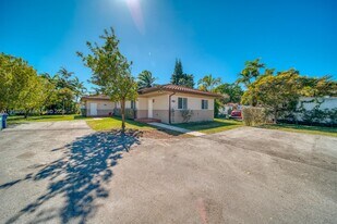 14708 NE 7th Ave in Miami, FL - Building Photo