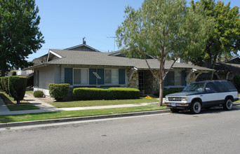 7602 Volga Dr in Huntington Beach, CA - Building Photo - Building Photo