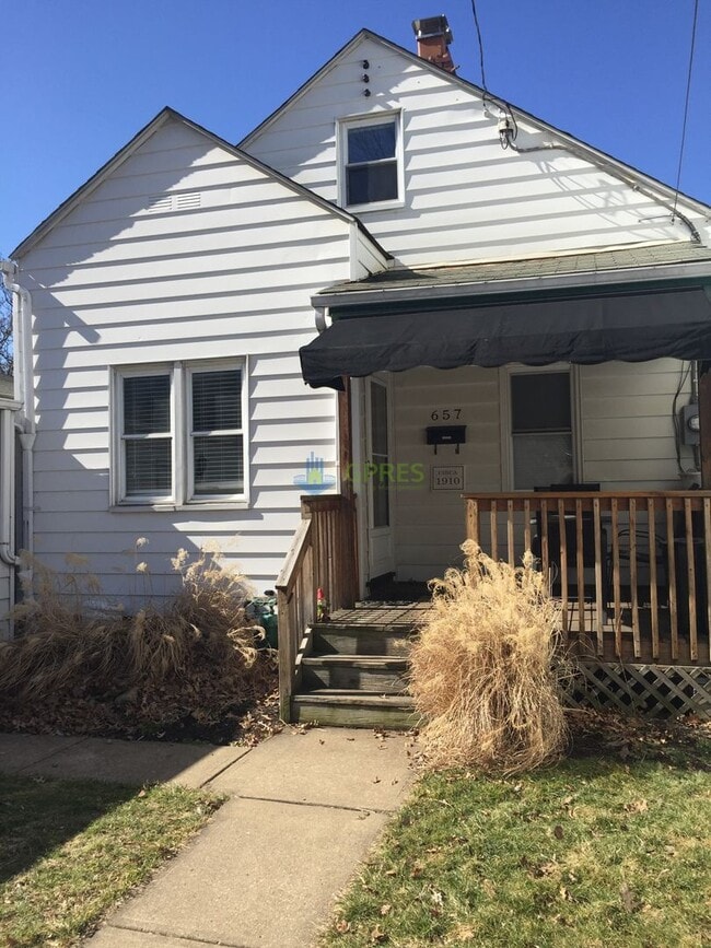 property at 657 6th St