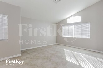 2114 W San Miguel Ave in North Las Vegas, NV - Building Photo - Building Photo