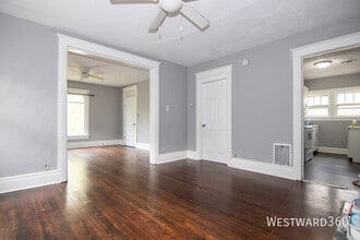 216 N Hickory St in Joliet, IL - Building Photo - Building Photo