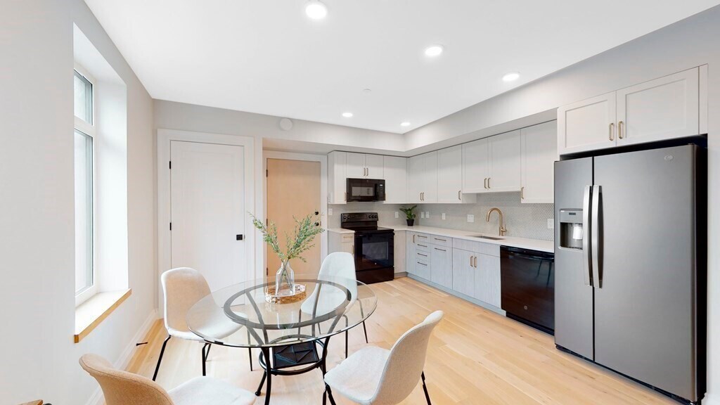 63 Moreland St in Boston, MA - Building Photo