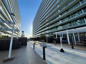 13101 40th Rd in Queens, NY - Foto de edificio - Building Photo