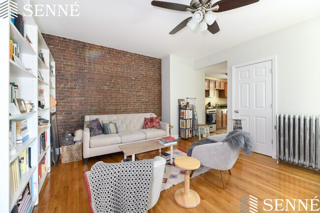 47 Laurel St, Unit 6 in Somerville, MA - Building Photo - Building Photo