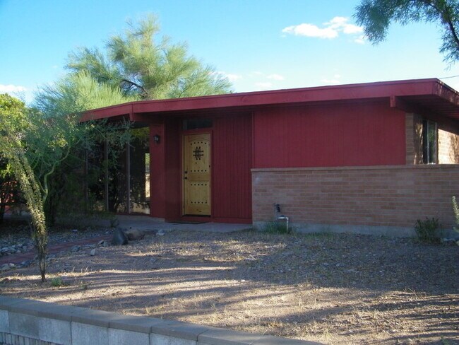 property at 618 N Medford Dr