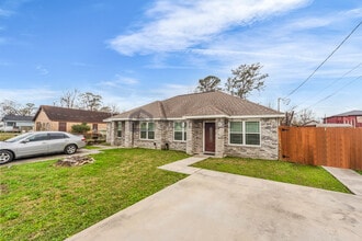 9023 Lanewood Dr in Houston, TX - Building Photo - Building Photo