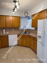 33700 3 Ave in Mission, BC - Building Photo