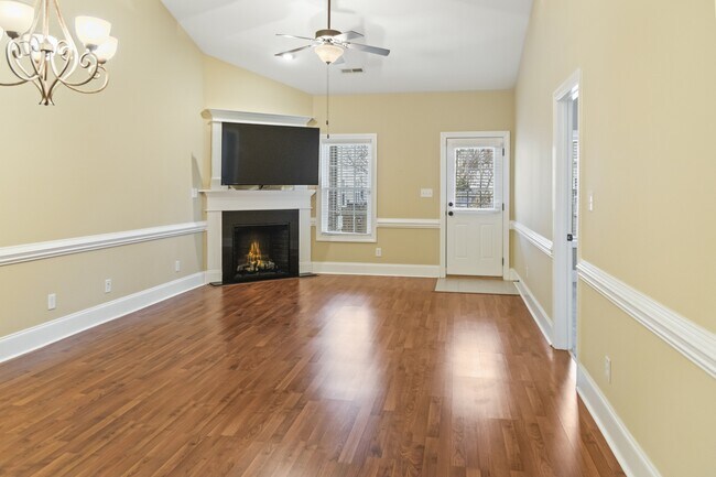 1624 Brook Hollow Dr in Greenville, NC - Building Photo - Building Photo