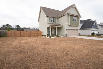 303 Channel Run Ln in Sneads Ferry, NC - Building Photo - Building Photo