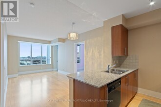 35-1635 Viking Ln in Toronto, ON - Building Photo - Building Photo