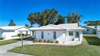 3807 Joyce Dr in Bradenton, FL - Building Photo