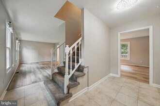 10056 Marshall Pond Rd in Burke, VA - Building Photo - Building Photo