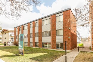 Gary Manor in Edmonton, AB - Building Photo