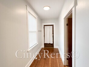 2736 Madison Rd, Unit 2736 in Cincinnati, OH - Building Photo - Building Photo
