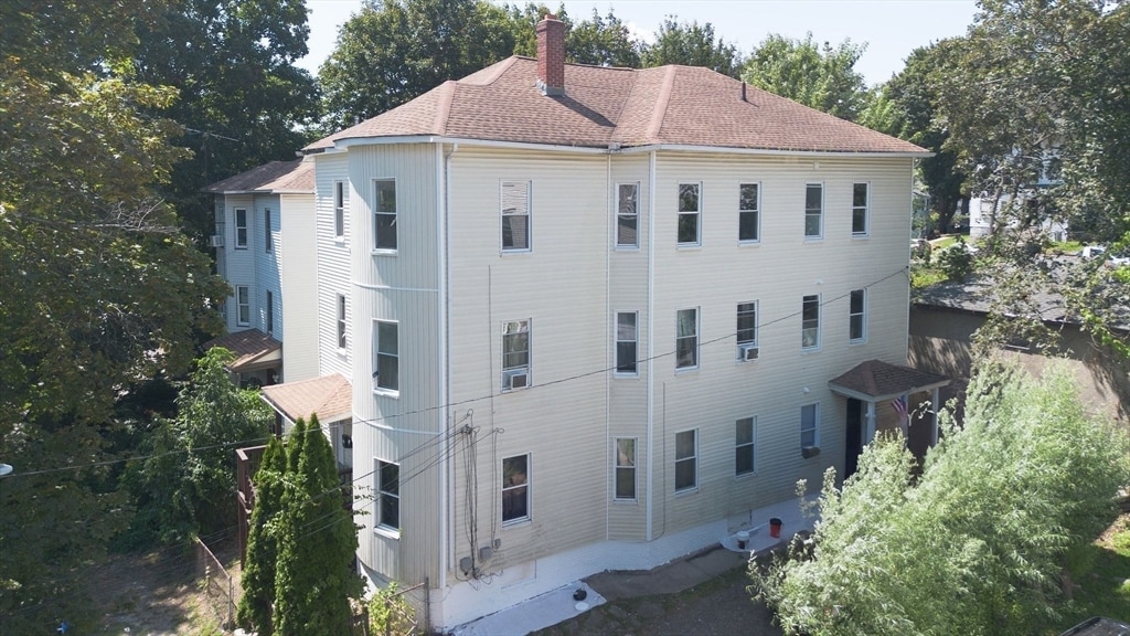 6 Vernon St Pl in Worcester, MA - Foto de edificio