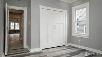 65 Poe Ave in Newark, NJ - Foto de edificio - Building Photo