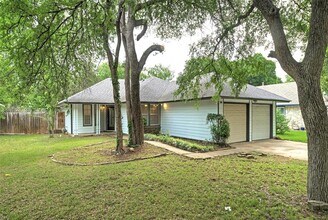 702 Twin Oak Trail in Cedar Park, TX - Building Photo - Building Photo