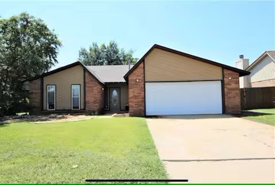 1317 Greenfield Dr in Edmond, OK - Building Photo