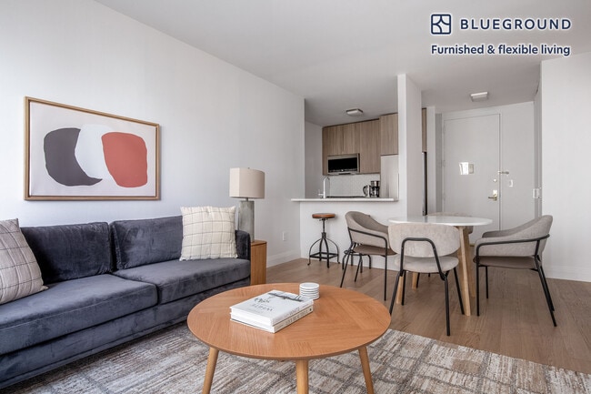 345 E 94th St in New York, NY - Building Photo - Building Photo