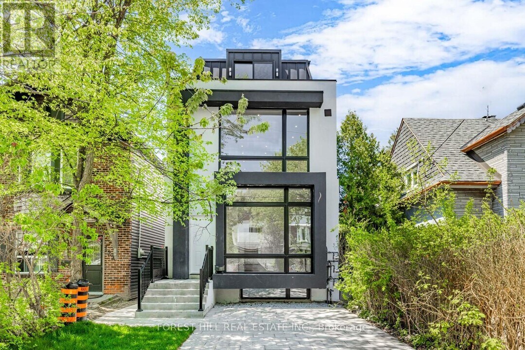 124 Kenwood Ave in Toronto, ON - Building Photo