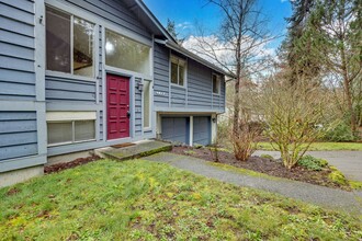 4617 Basswood Ct SE in Port Orchard, WA - Foto de edificio - Building Photo