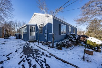 512 Rockland Ave in Charlottesville, VA - Foto de edificio - Building Photo