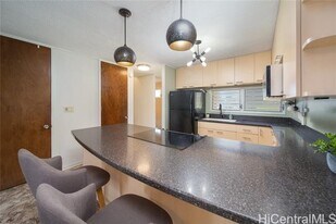 92-751-751 Makakilo Dr in Kapolei, HI - Building Photo