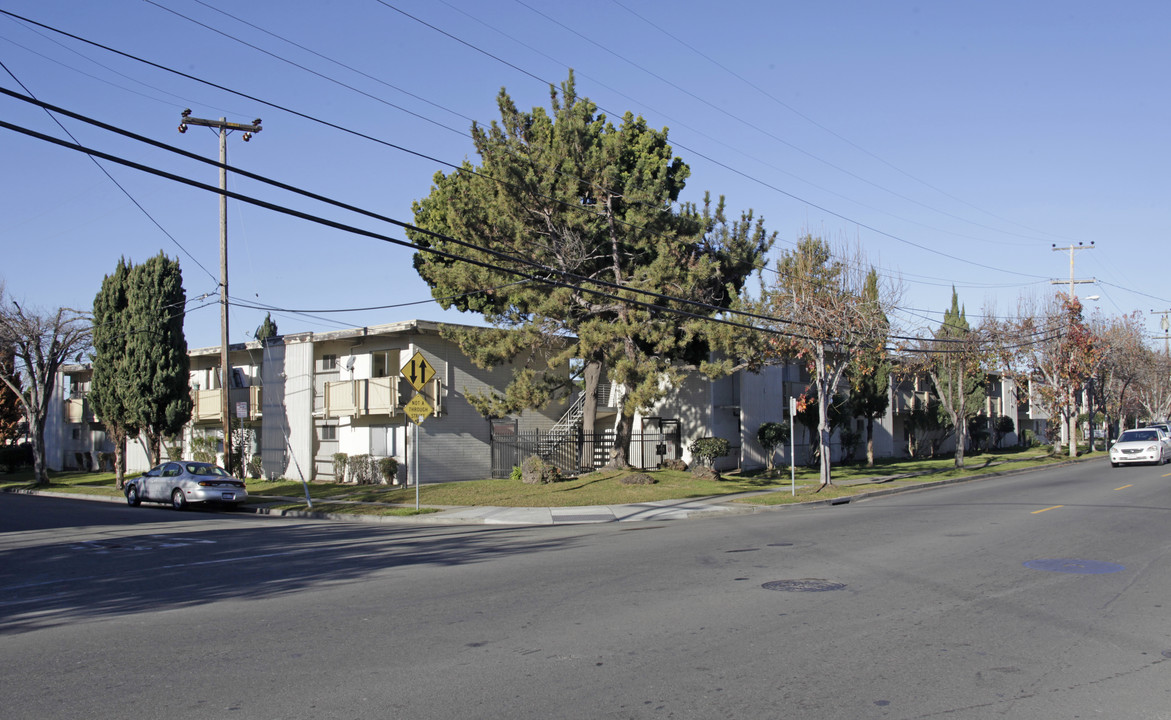 Cypress House Apartments in Hayward, CA - Building Photo