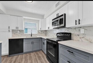 427 NW 19th Ave in Fort Lauderdale, FL - Building Photo - Building Photo