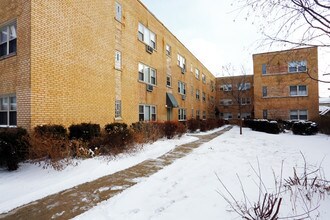 Estes Place Apartments in Chicago, IL - Building Photo - Building Photo