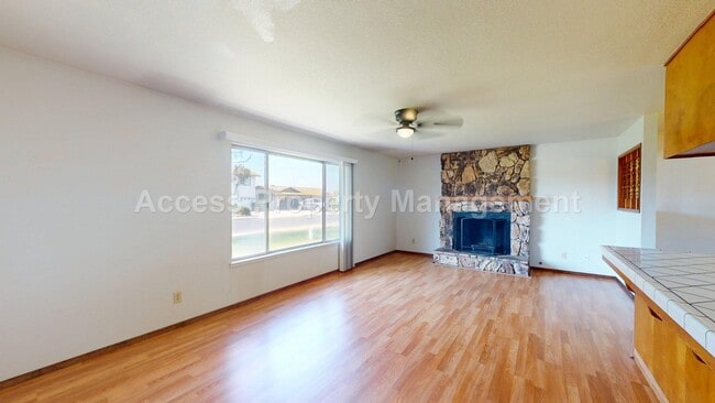 20310 Coral Cir in Hilmar, CA - Building Photo - Building Photo