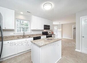 701 Holly Thorn Trace in Holly Springs, NC - Building Photo - Building Photo