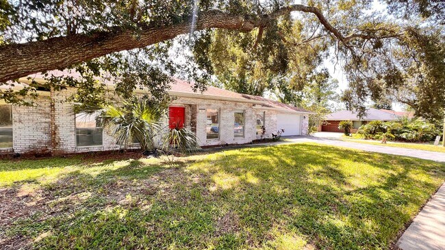 387 Alexander Ave in Deltona, FL - Building Photo - Building Photo