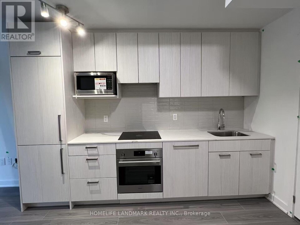 65-UNIT165 Curlew Dr in Toronto, ON - Building Photo