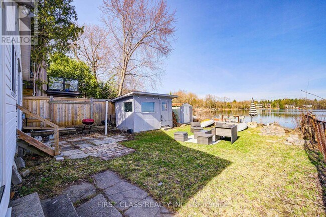 17 Willowbank Ave in Richmond Hill, ON - Building Photo - Building Photo