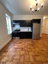 486 E 95th St, Unit 2R in Brooklyn, NY - Building Photo