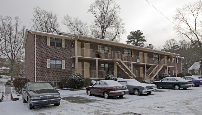 Zaina Apartments in Knoxville, TN - Foto de edificio - Building Photo