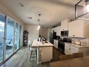 534 Celebratory Pl in Henderson, NV - Building Photo - Building Photo