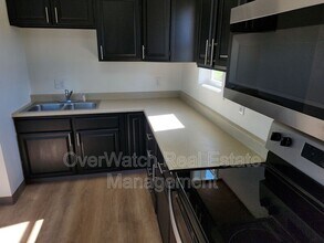11119 Ashley Park Ln in Anchorage, AK - Foto de edificio - Building Photo