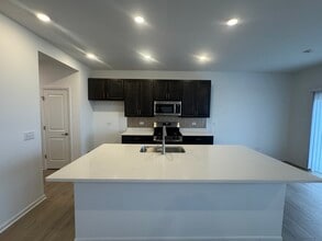 25736 W Wakefield Dr in Plainfield, IL - Building Photo - Building Photo